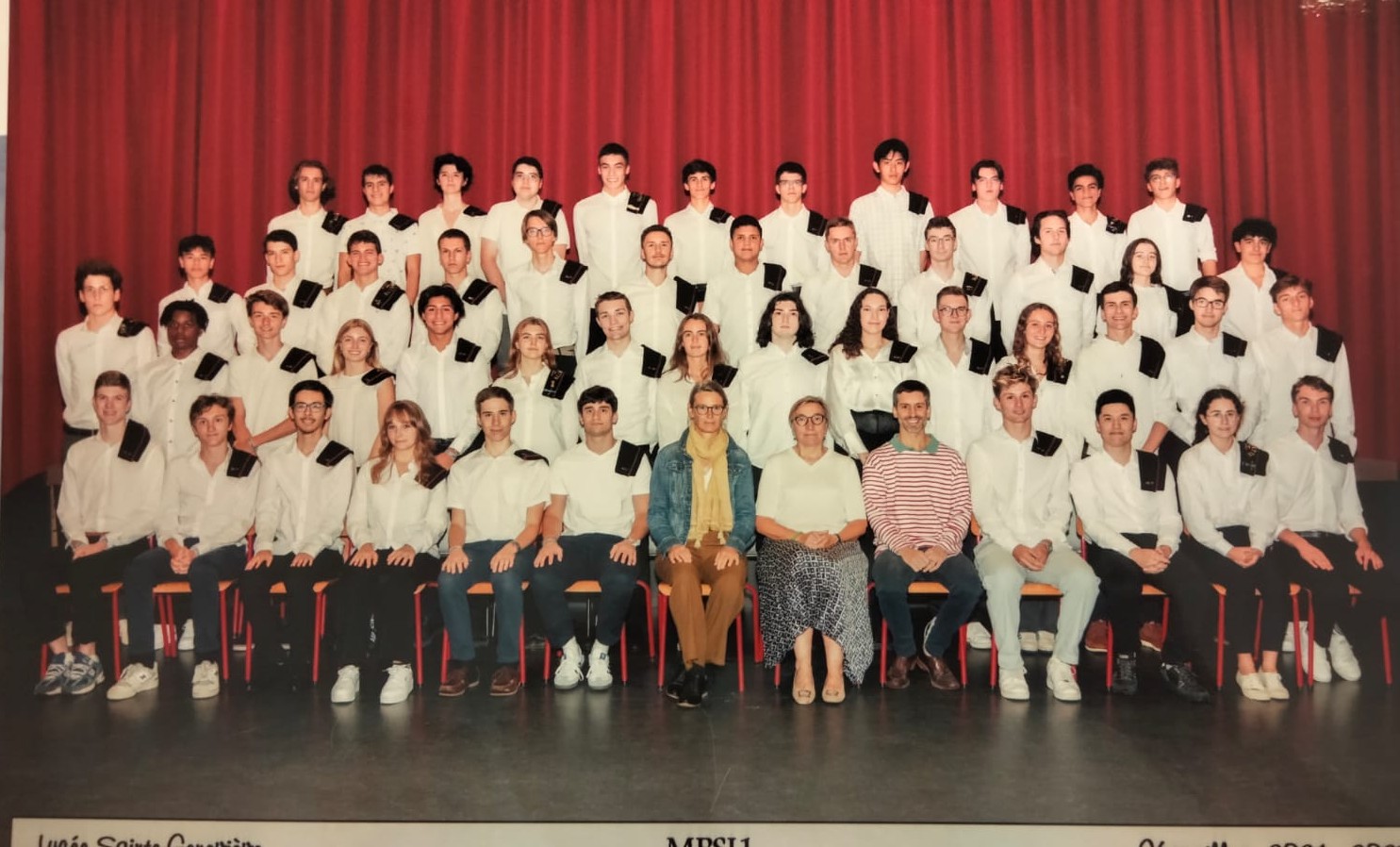 Photo de classe 2024-2025